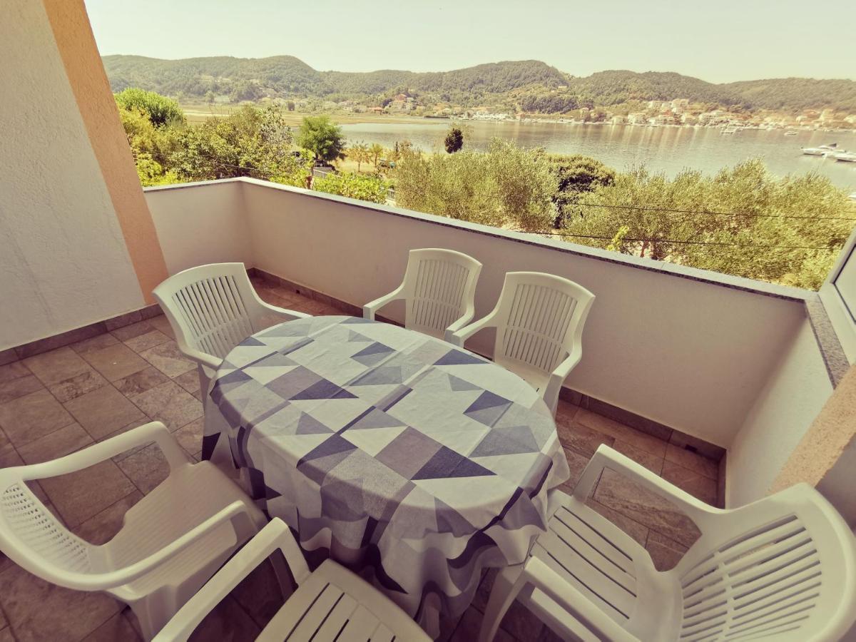 Appartamento Haus Maro Supetarska Draga Esterno foto